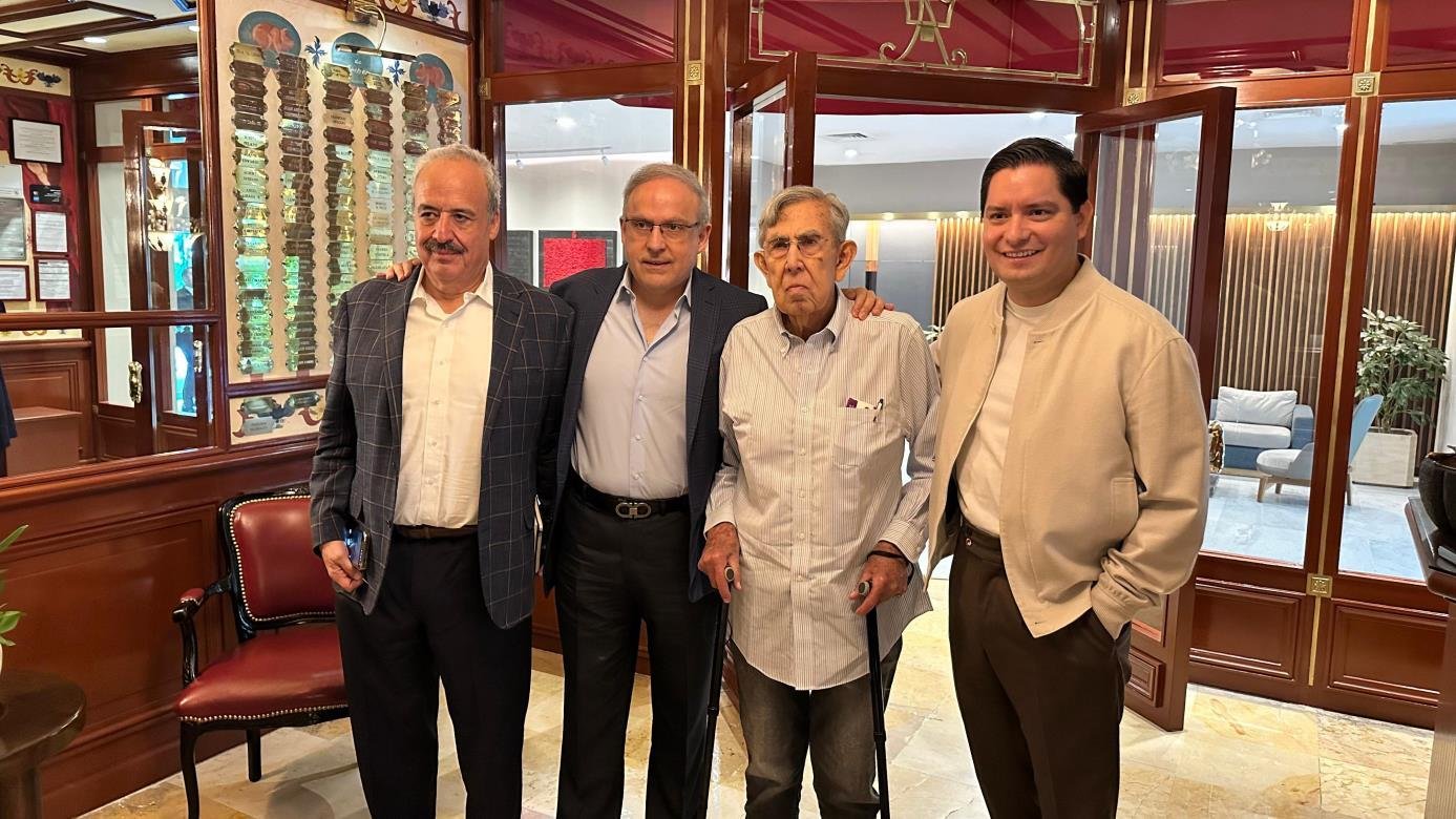 Encuentro de AMESPAC con Cuauhtémoc Cárdenas